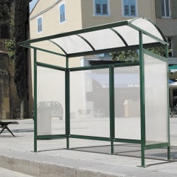 Abribus en acier toiture et parois en polycarbonate alvéolaire Andria