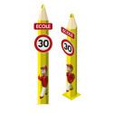 Totem école gros crayon avec panneau école + limite vitesse 30 km/h