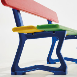 Banc multicolore en lames de bois et structure en acier pour enfants