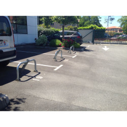 Arceau de parking rabattable Stopblock - Pieds en fonte